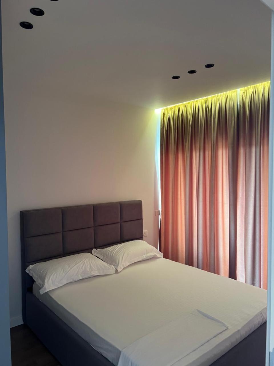 Escape Luxury 1 *