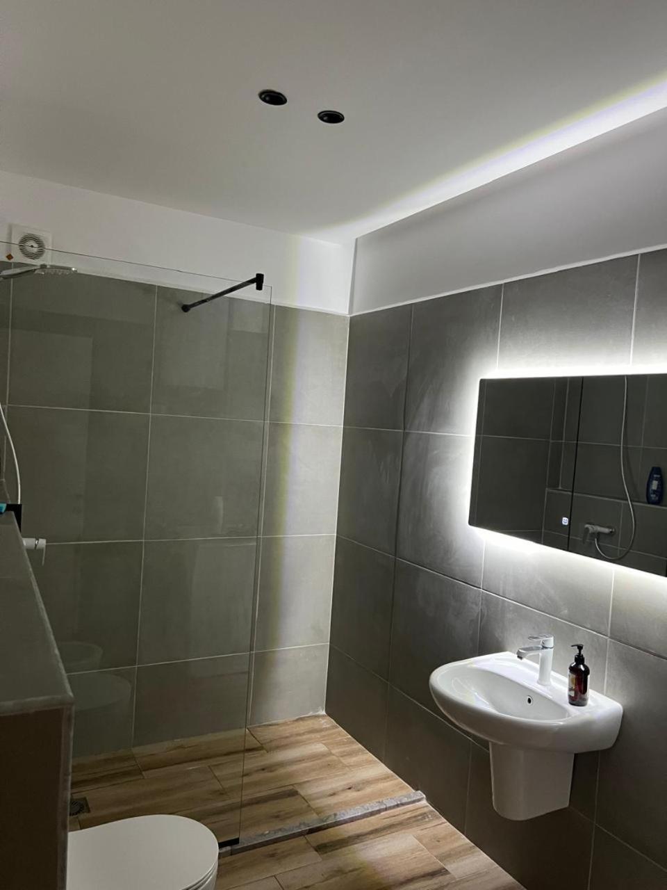Escape Luxury 1 * Tirana